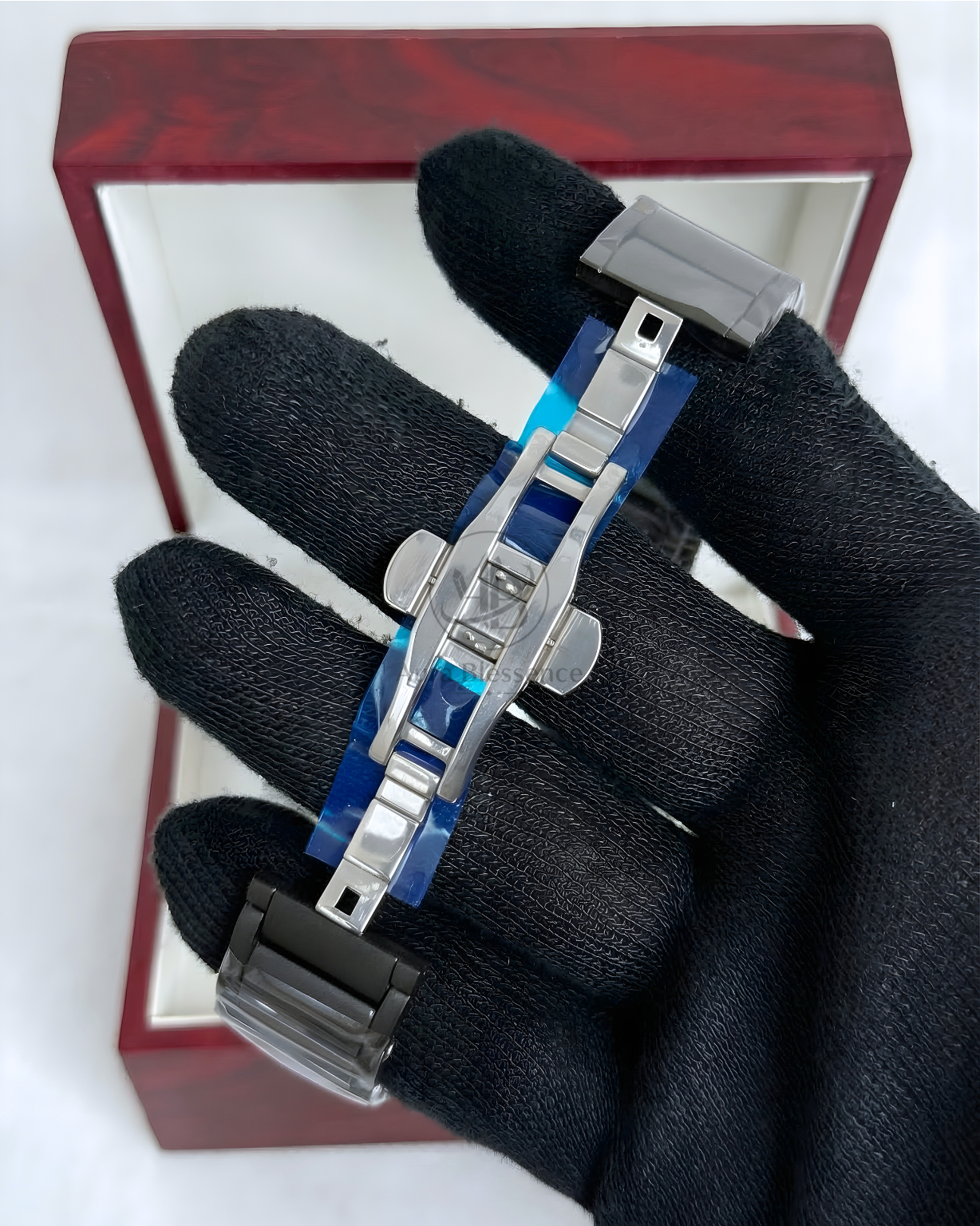 Classic Black Quartz Watch – Stainless Steel Chain | Rado Style